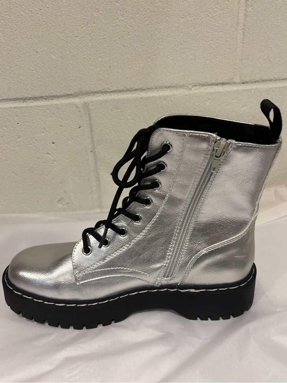 Sincerely Jules Women’s Harley Silver Combat Platform Boots Size 7.5 - Picture 5 of 8